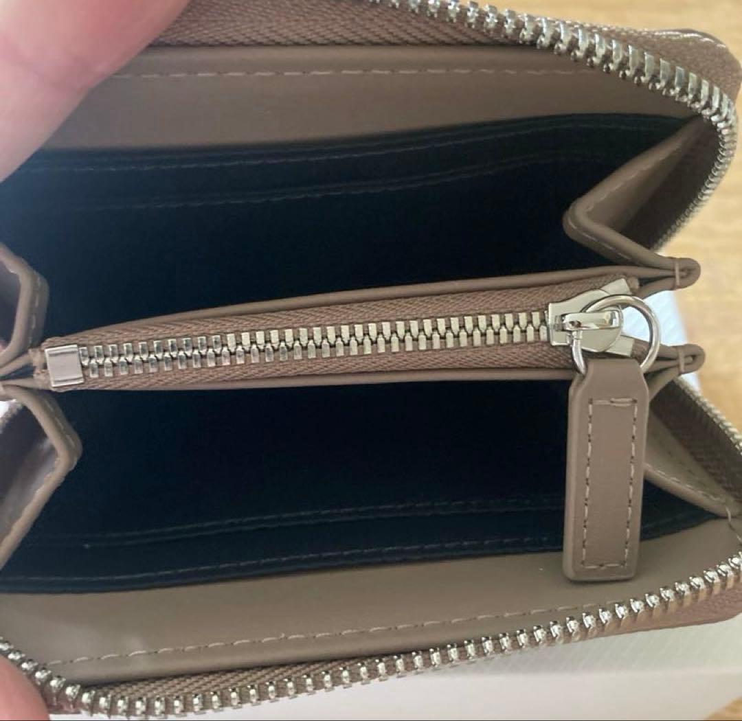 ラコステ ケース ベージュ 財布