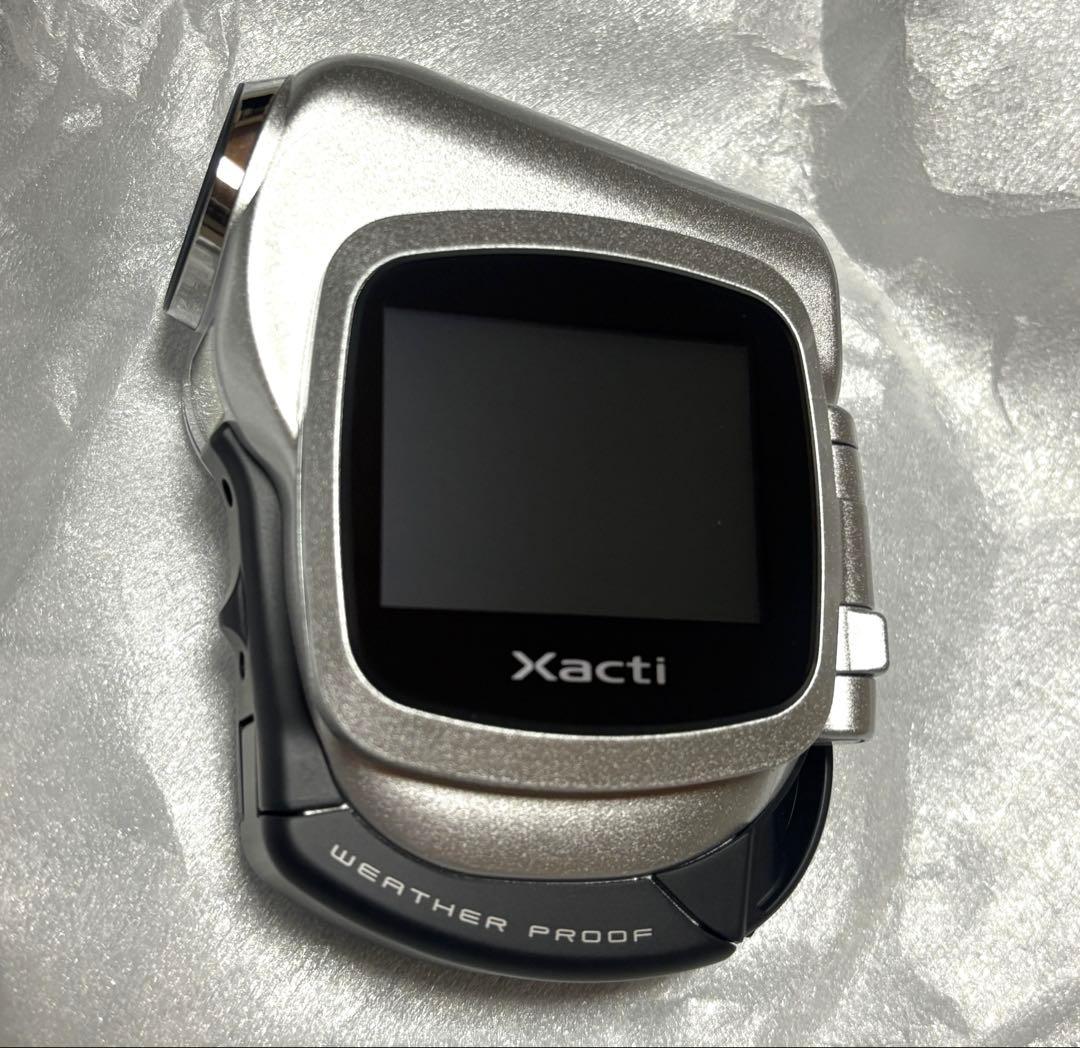 【新品未使用】SANYOデジタルムービーカメラXacti DMX-CA6(S)