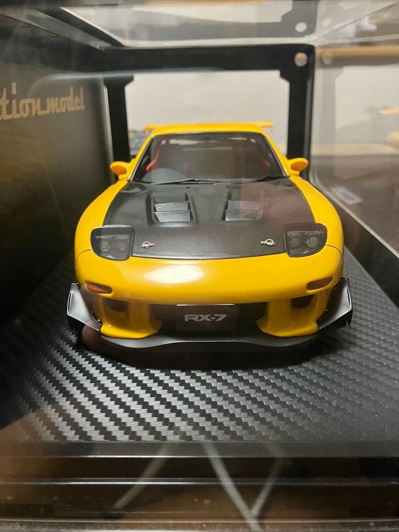 イグニッションモデル イニシャルd. FD3s. 1/18 Ignition Model 1:18