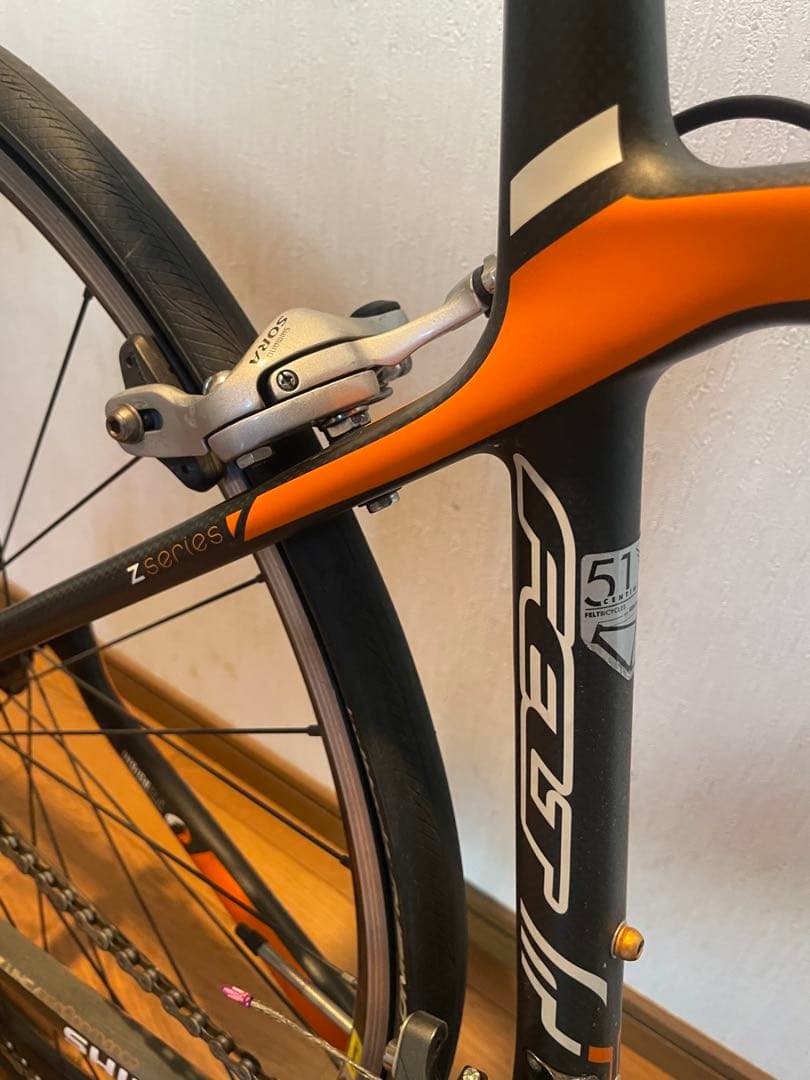 FELT Z6 カーボンフレームロードバイク