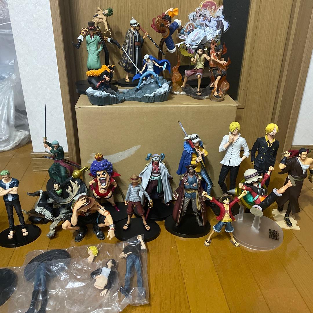 ワンピースフィギュアまとめ売り ワンピース フィギュア13点まとめ売り