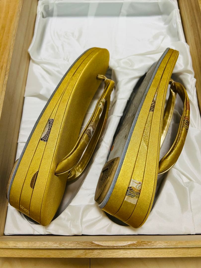 老舗和装 京都『伊と忠 長嶋成織物 瀞金錦 草履 ハンドバッグ』二箱セット 美品