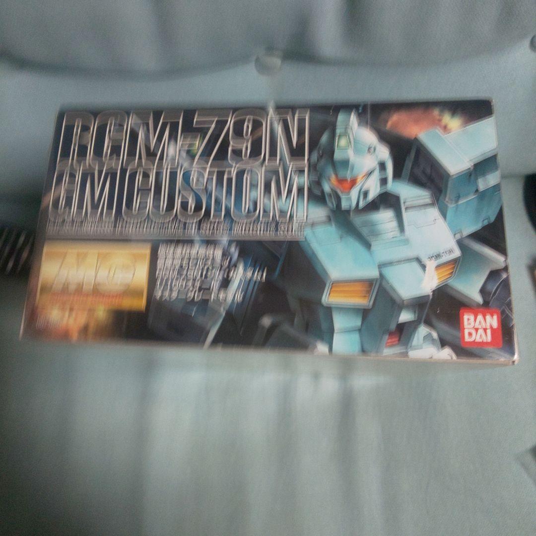ガンプラ バンダイ MG 1／100 RGM-79N ジム・カスタム