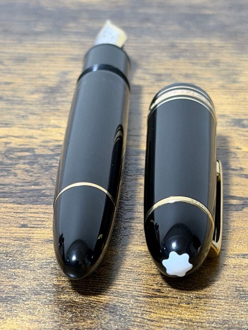 未使用に近い　シール付　ヘミングウェイ芯 18K 中白 モンブラン　万年筆　中字