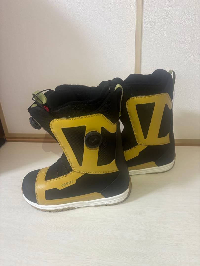 【使用2回】YONEX スノーボードブーツ AERUS 27.5cm