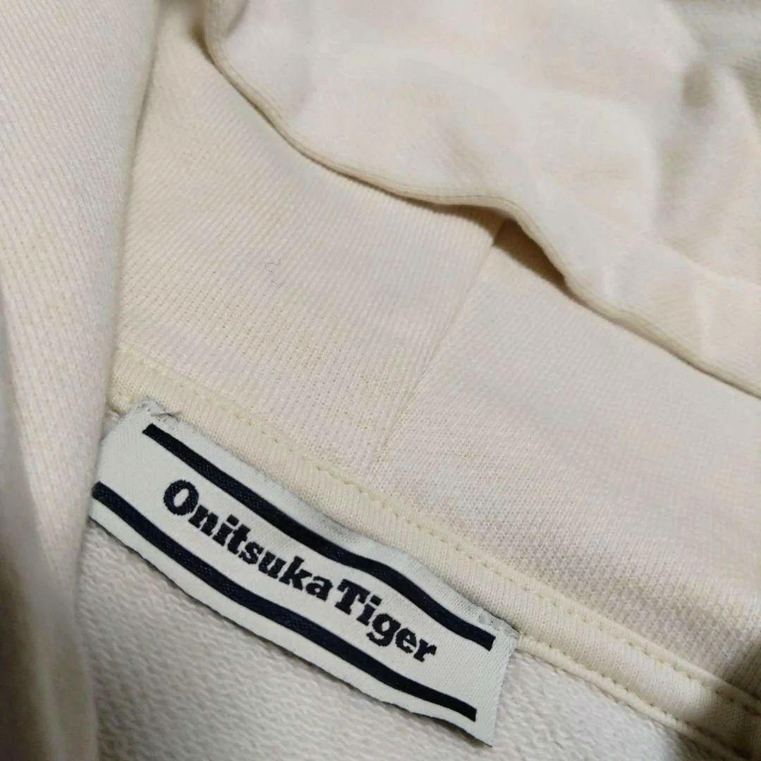 オニツカタイガー　プルオーバーパーカー　メンズMサイズ　　 Lサイズ位あります