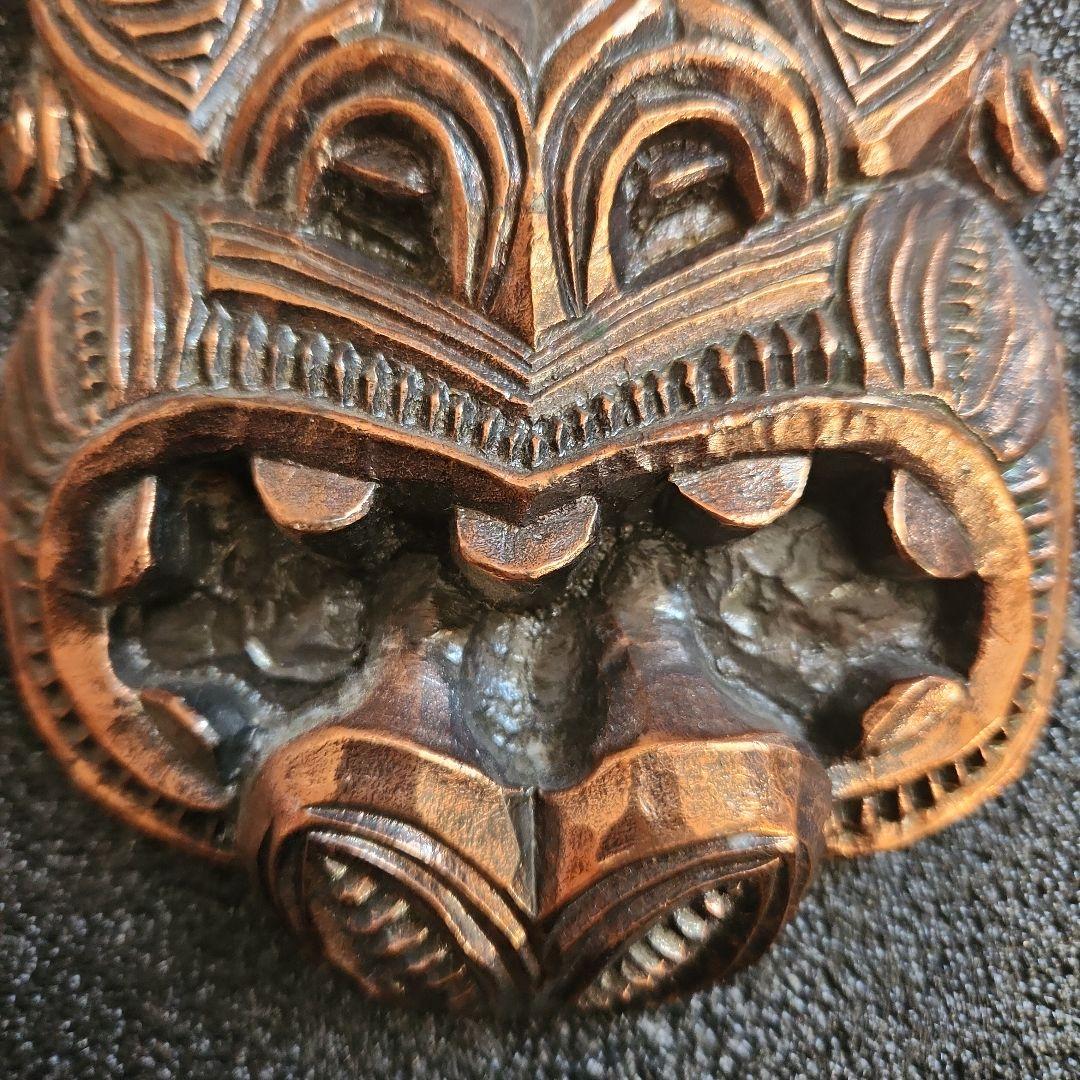 ニュージーランド マオリ族 仮面 木製マスク お面壁掛け - メルカリ