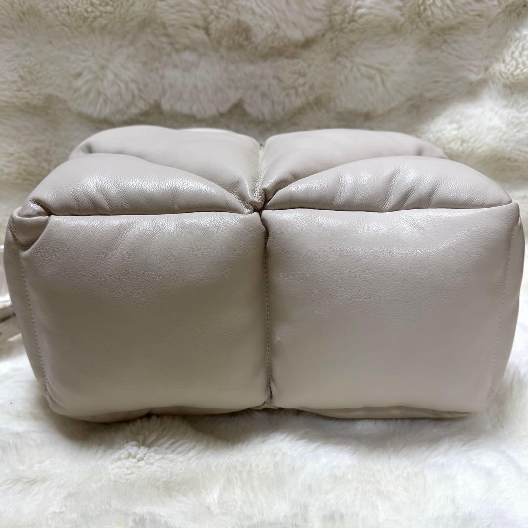 Glam Lips SMALL QUILTING レザー　ハンドバッグ　ホワイト