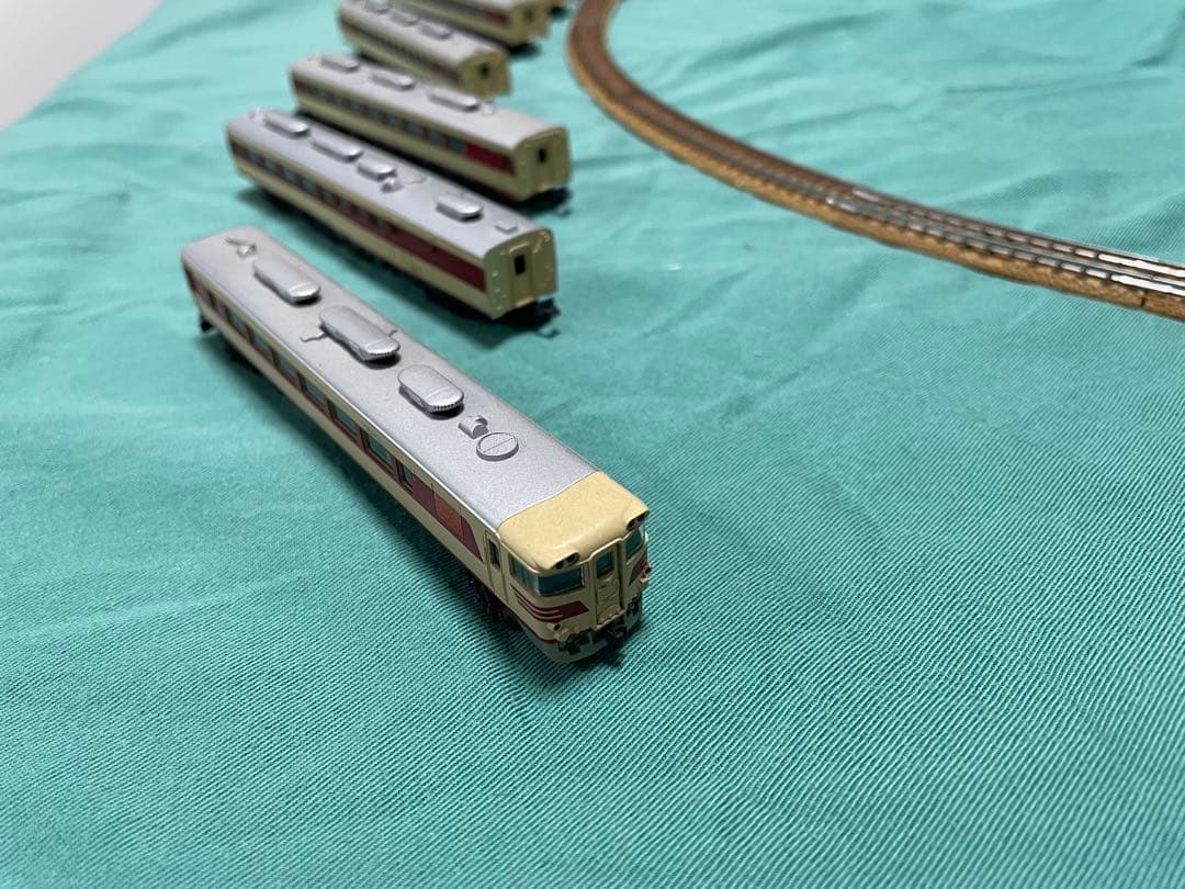 Ｎゲージ キハ82￼￼ 2両、キハ80 4両。計6両編成のセットです