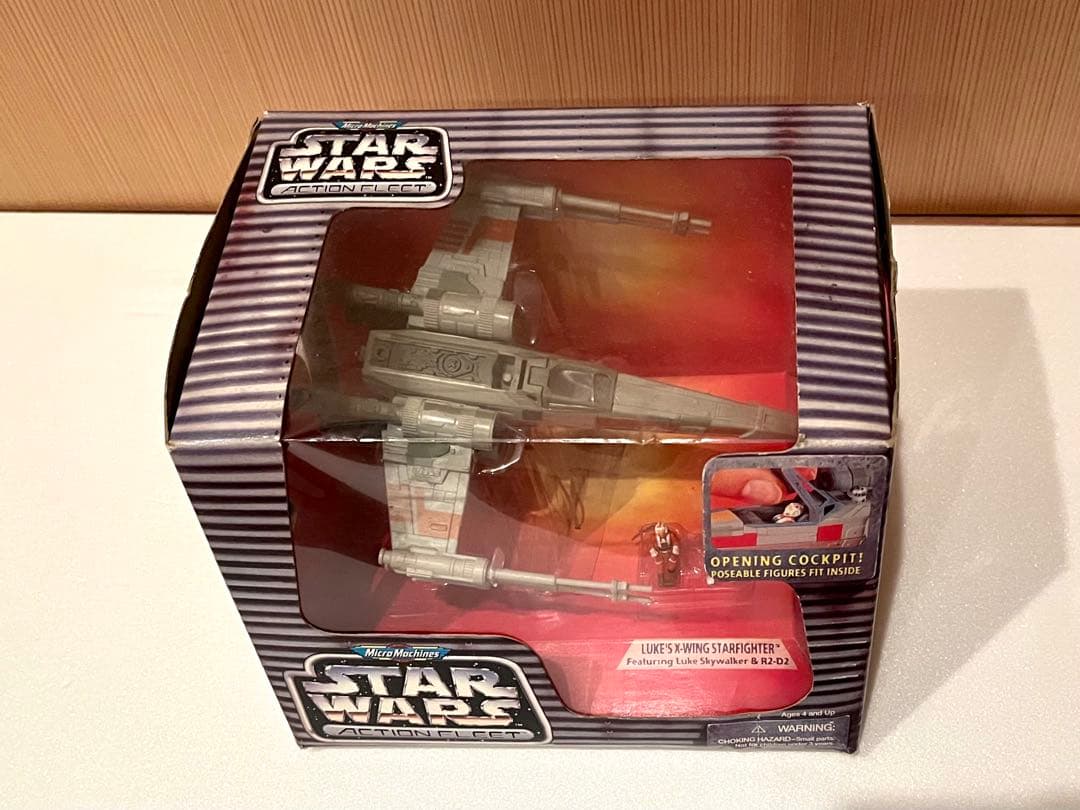 【レア】スターウォーズ コレクターセット(ミニライトセイバー2種、X WING)