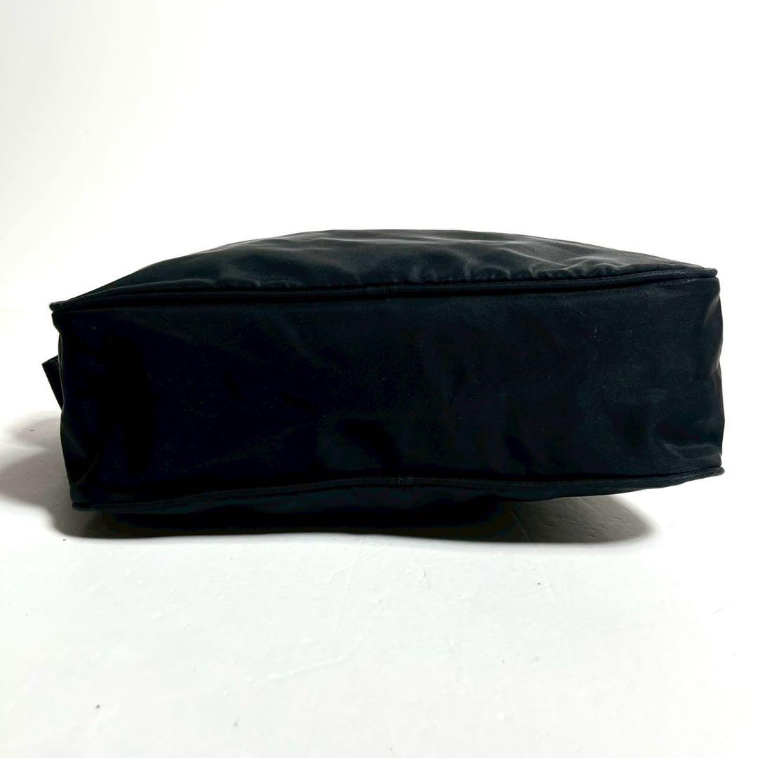 【極上美品✨】プラダ ミニ カメラバッグ ショルダーバッグ 三角ロゴ ナイロン