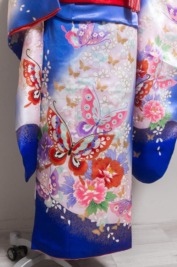 ぴ*ち様 【七五三7歳女の子】晴れ着フルセット・振袖一式・豪華・蝶柄×青地・７歳