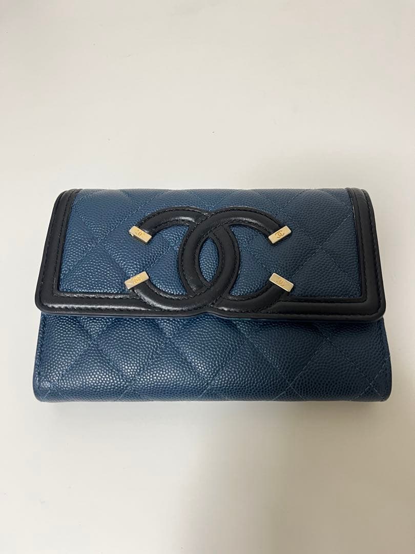 CHANEL 財布　キャビアスキン