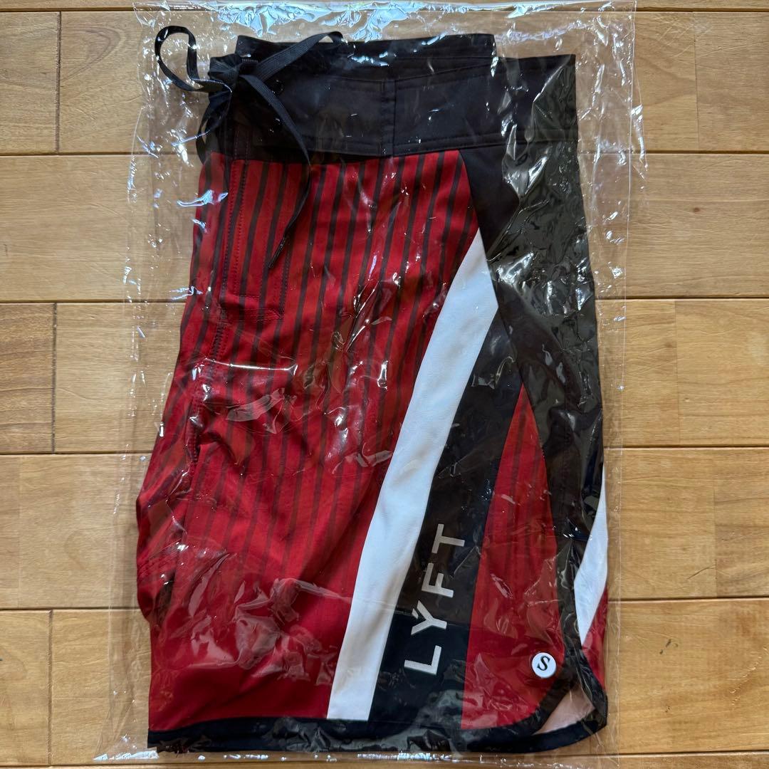 LYFT サーフパンツ Sサイズ ストライプ ステージショーツ リフト