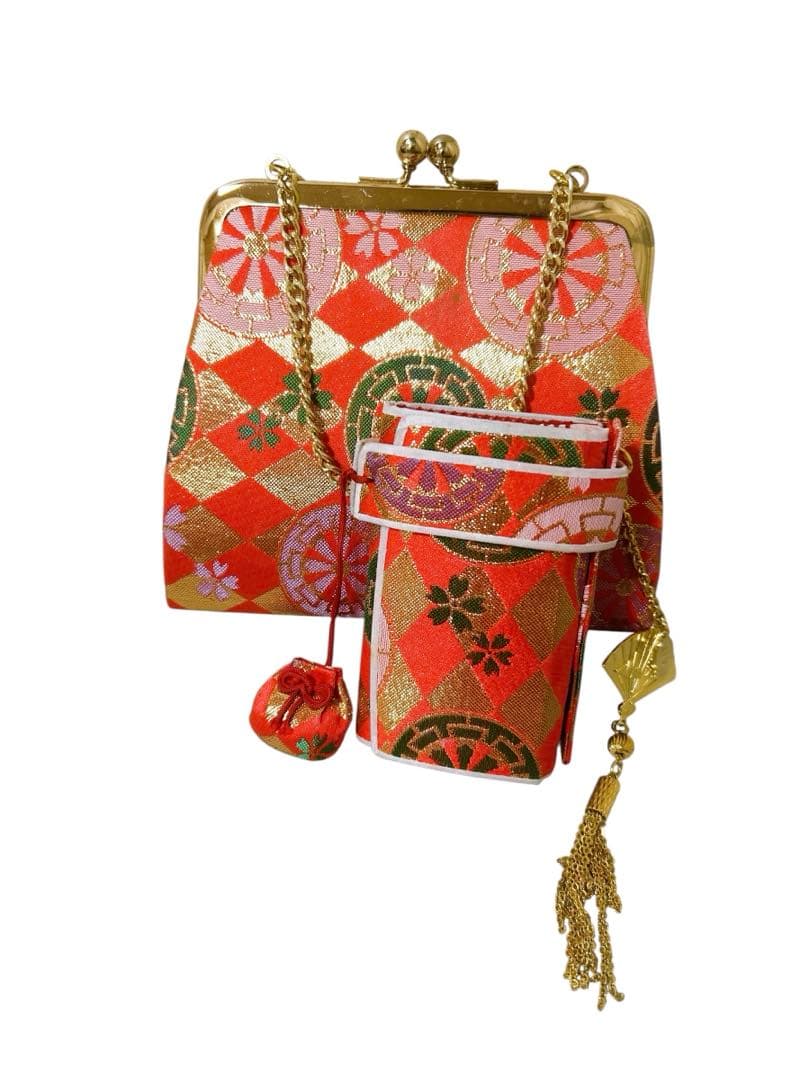 人気のアンティーク着物♡七五三　7歳　女の子　フルセット　一式　白　ゴールド