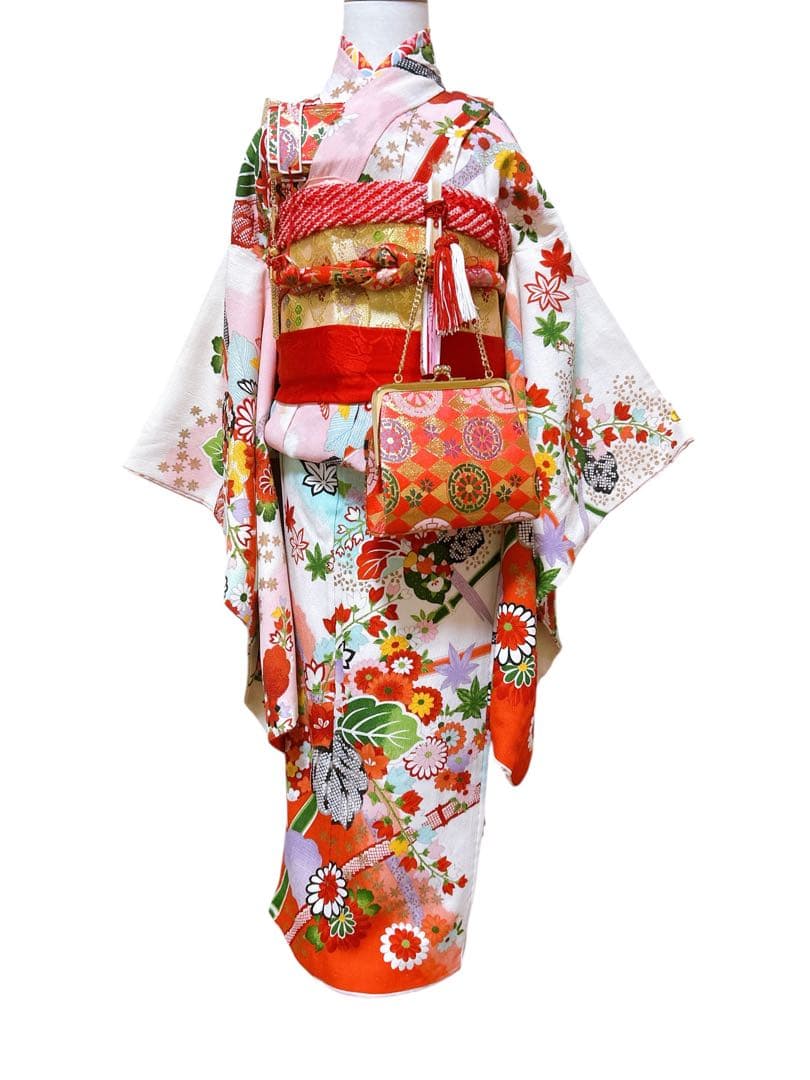 人気のアンティーク着物♡七五三　7歳　女の子　フルセット　一式　白　ゴールド