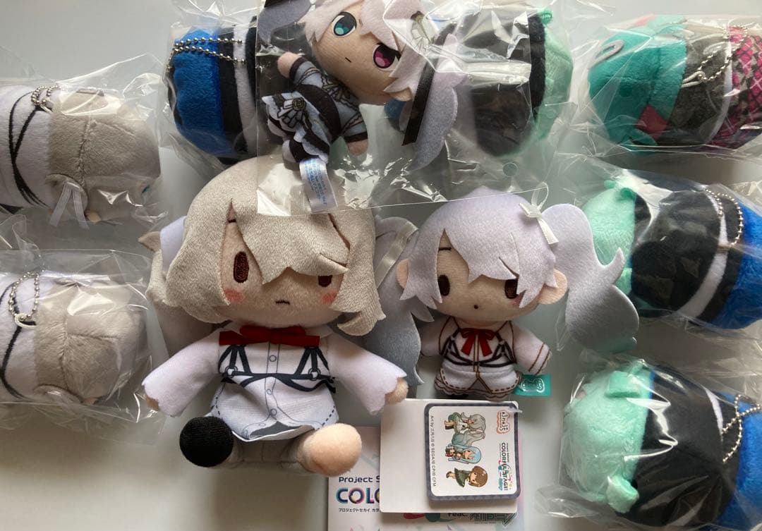 プロセカ　初音 ミク　ぬいぐるみ マスコット 劇場版バツミク寝そべりぬいぐるみ