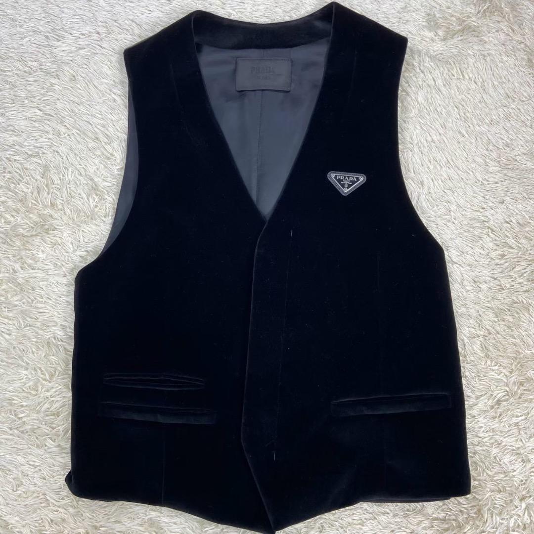【最高級】PRADA プラダ スーツベスト ジレ トライアングルロゴ ブラック PRADA プラダ スーツベスト ジレ トライアングルロゴ ブラック 最高級