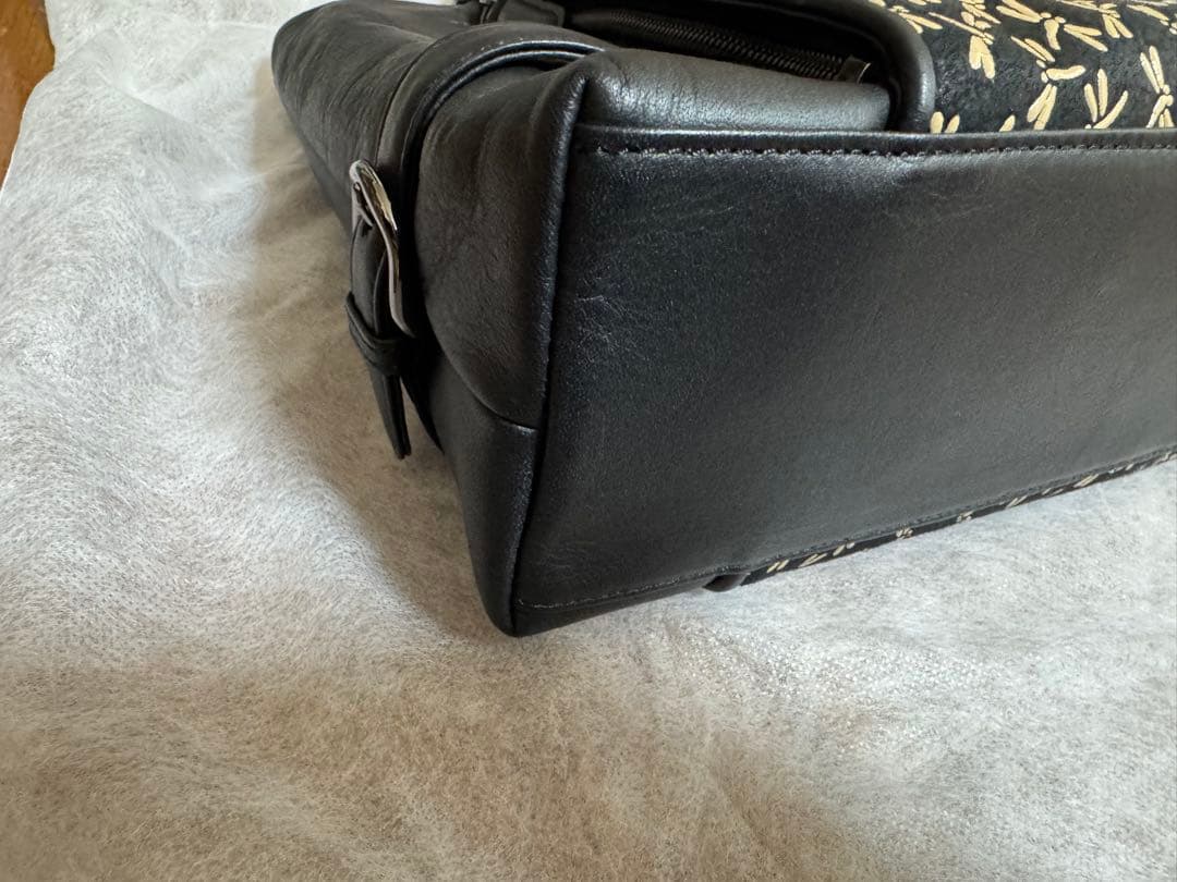 印伝　手提げ　ハンドバッグ　黒地　白漆　とんぼ　印傳屋