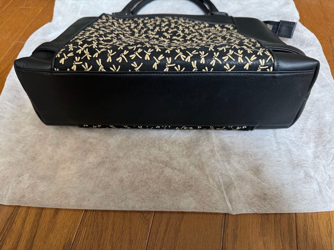 印伝　手提げ　ハンドバッグ　黒地　白漆　とんぼ　印傳屋