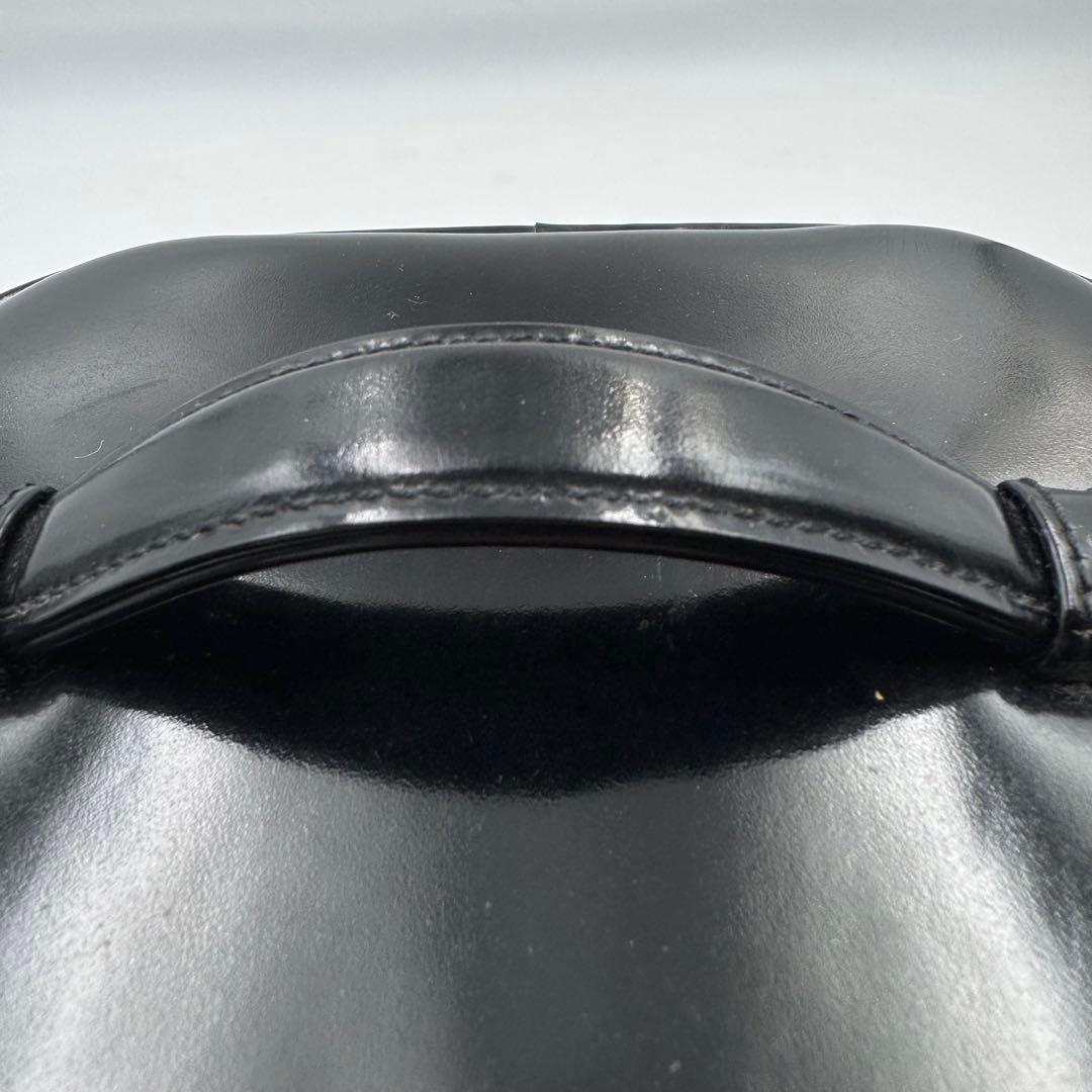 CHANEL シャネル　バニティバッグ　ブラック　エナメル　ココマーク　シール有