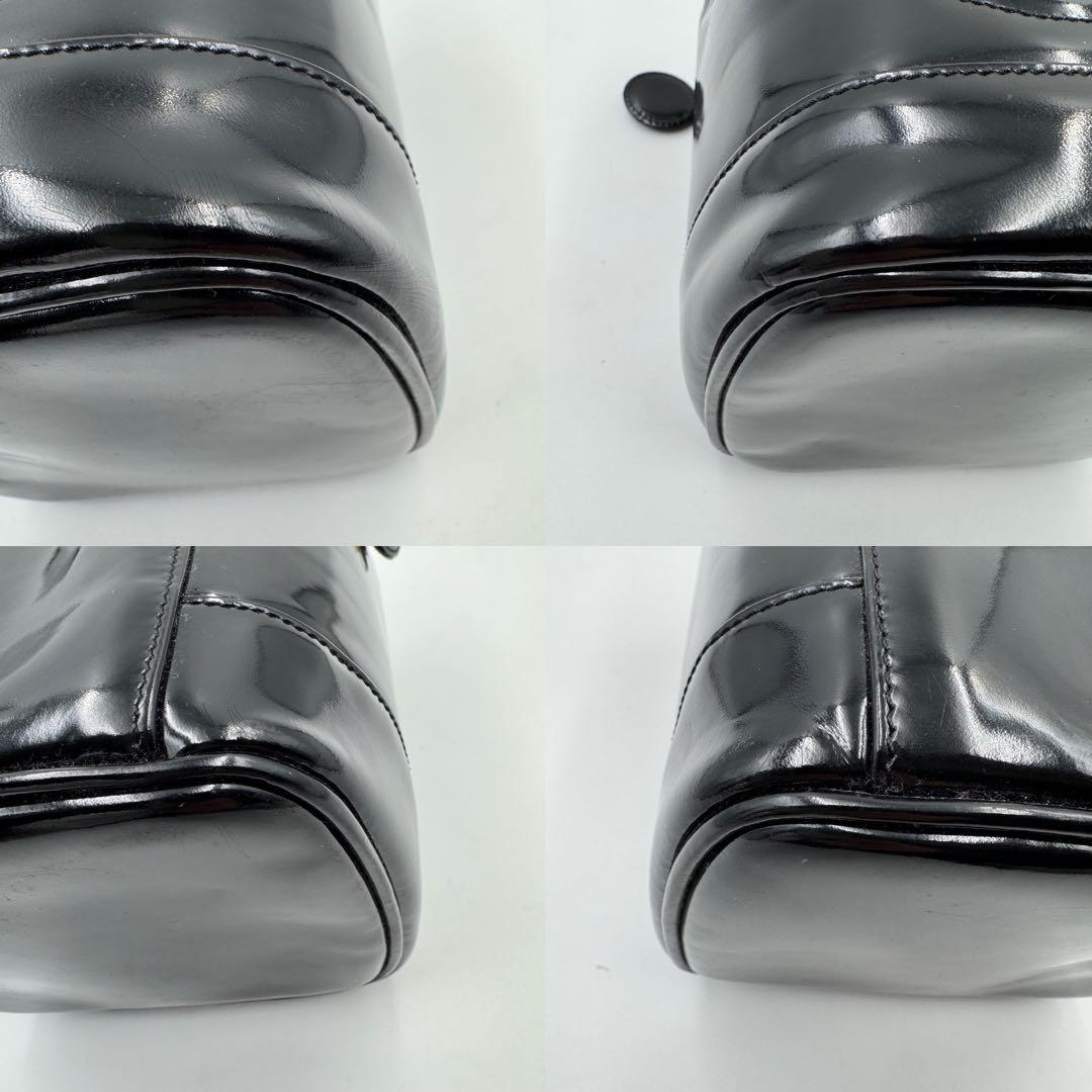 CHANEL シャネル　バニティバッグ　ブラック　エナメル　ココマーク　シール有