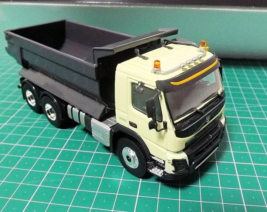 【新品】VOLVO FMX 6×4　Tipper トラック 1/50 スケール