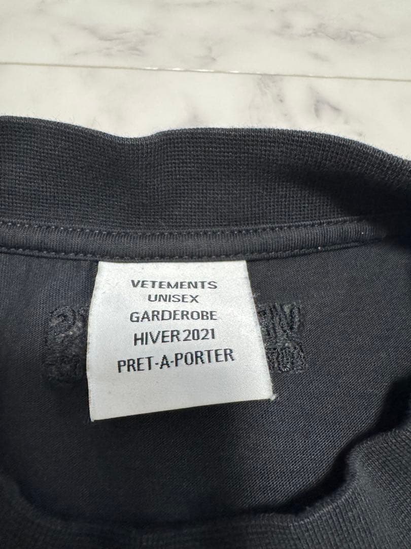 VETEMENTS ヴェトモン ベースボール ロゴ刺繍 Tシャツ xsの通販はau