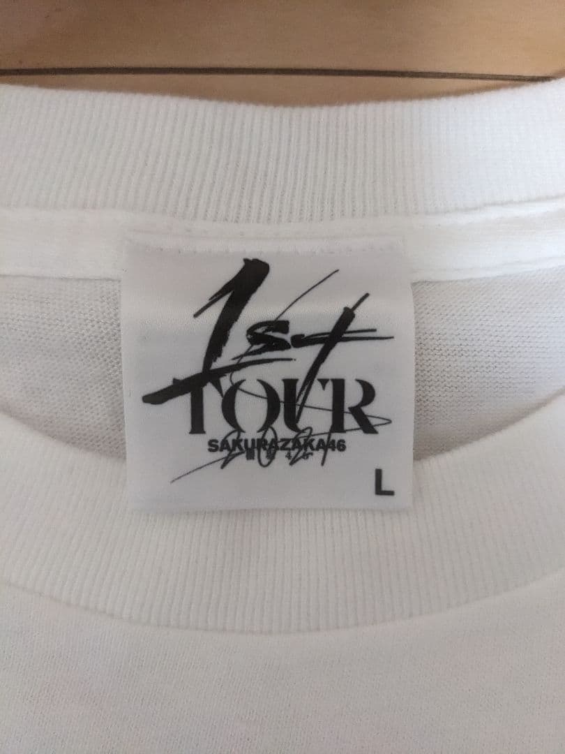元）櫻坂46 齋藤冬優花 直筆サイン入りTシャツ（1st Tour） - メルカリ