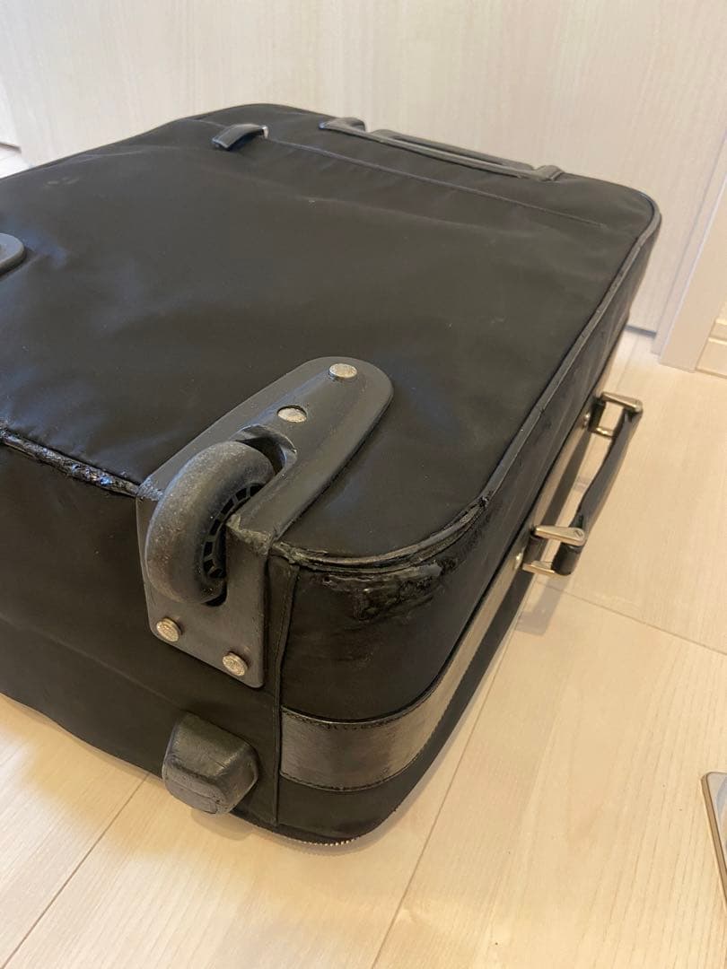 PRADA キャリーバッグ 三角ロゴ ナイロン ブラックレザースーツケース