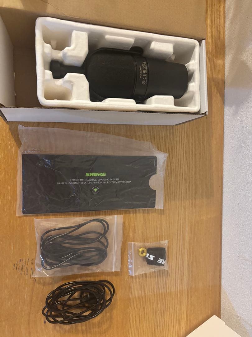 【新品同様】SHURE シュア 旧モデルMV7 マイクロホン MV7-K-J