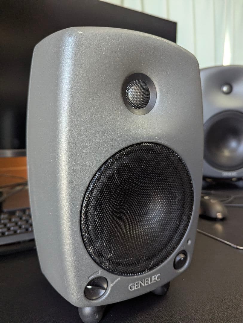 お買い得 GENELEC 8030A 1本 モニタースピーカー
