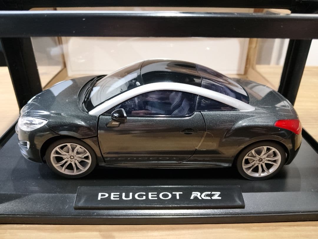1/18 ノレブ　プジョー　RCZ　ミニカー　グレーメタリック