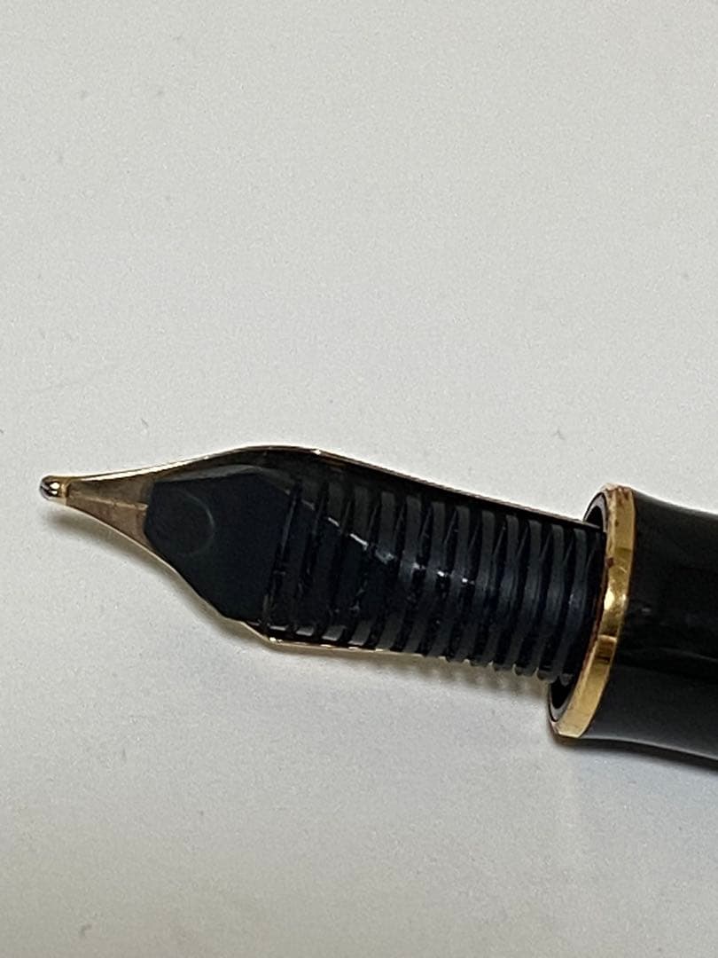 ペリカン スーベレーン M320 Fリブ ペリカン スーベレーン M320 Fリブ