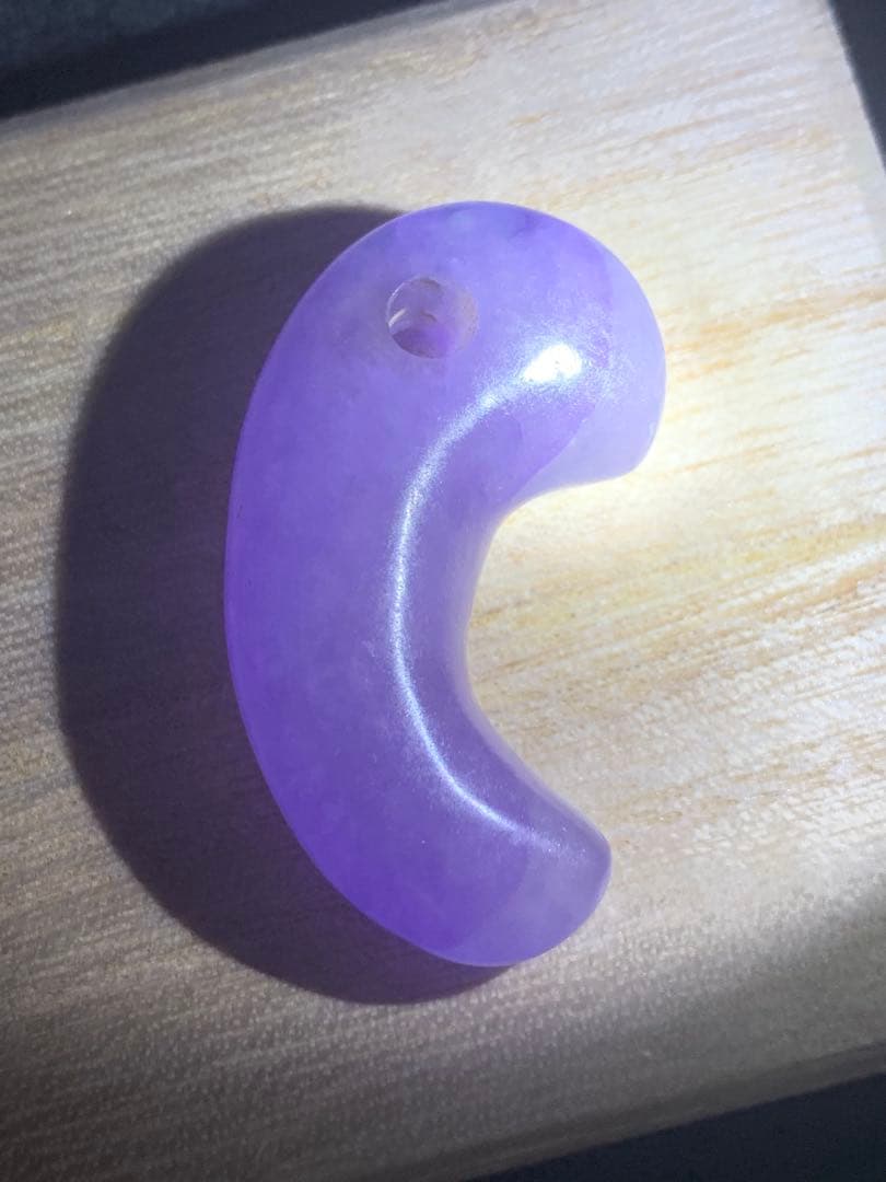 古墳期 出土 超ろうかん糸魚川紫翡翠勾玉 ラベンダー翡翠 縄文 石器