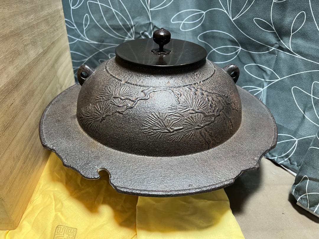 茶道具 茶釜 未使用風炉 未使用五徳 時代織部敷板 前瓦 送料込み