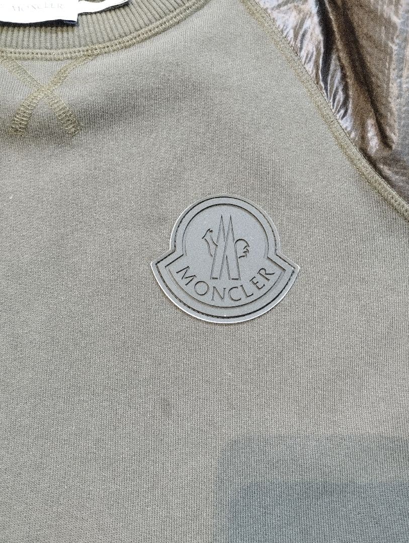 MONCLER オリーブグリーン トレーナー　12歳用