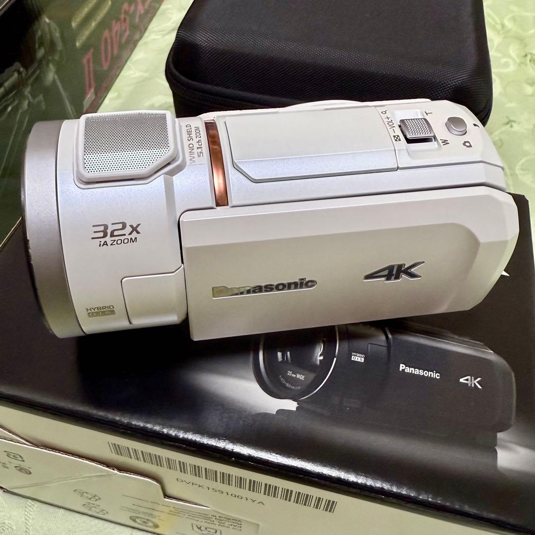 ほぼ新品 Panasonic HC-VX3（ホワイト）高品質アクセサリー一式