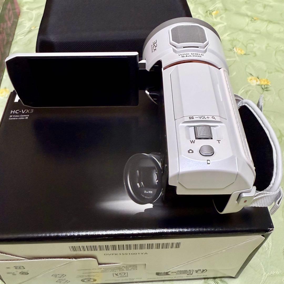 ほぼ新品 Panasonic HC-VX3（ホワイト）高品質アクセサリー一式