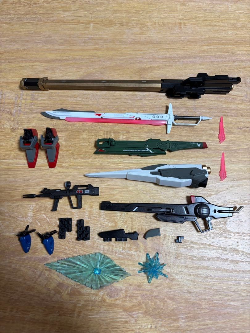 HG デスティニーガンダムSpecII&ゼウスシルエット　全塗装完成品