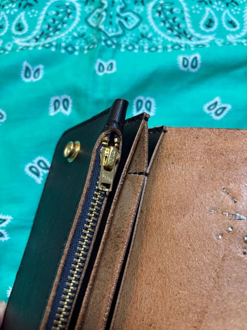 ロングトラッカーウォレット　三層　スタッズ　ハンドメイド　手染め　丘染め