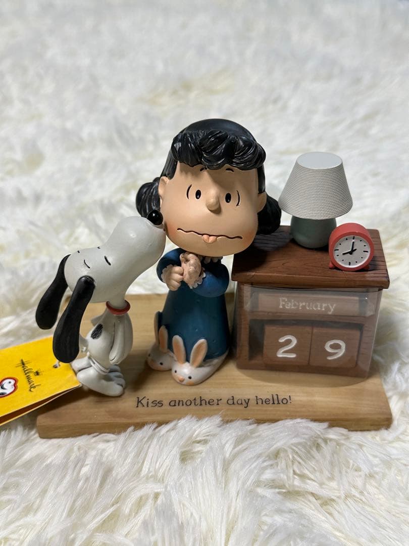 スヌーピー ルーシー フィギュア 万年カレンダー ホールマーク