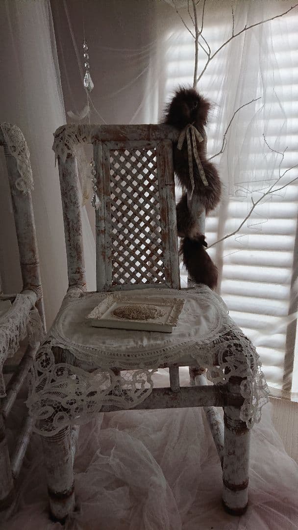 アンティークバテンレースのバンブーチェア 右の一点のみ 痛みあり