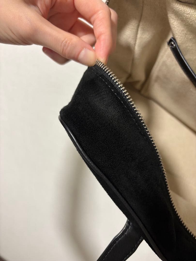 TOUT Y EST トートバッグ