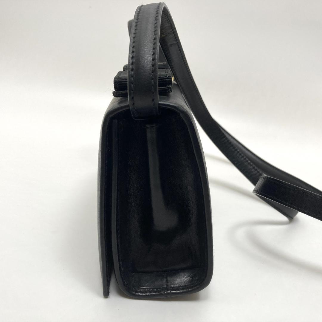 フェラガモ ヴァラリボン ミニショルダーバッグ ブラック ゴールド金具