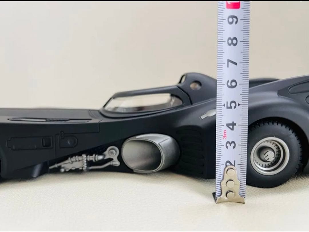 1:18 1989年映画版合金製バットモービル（新品.組立不要）