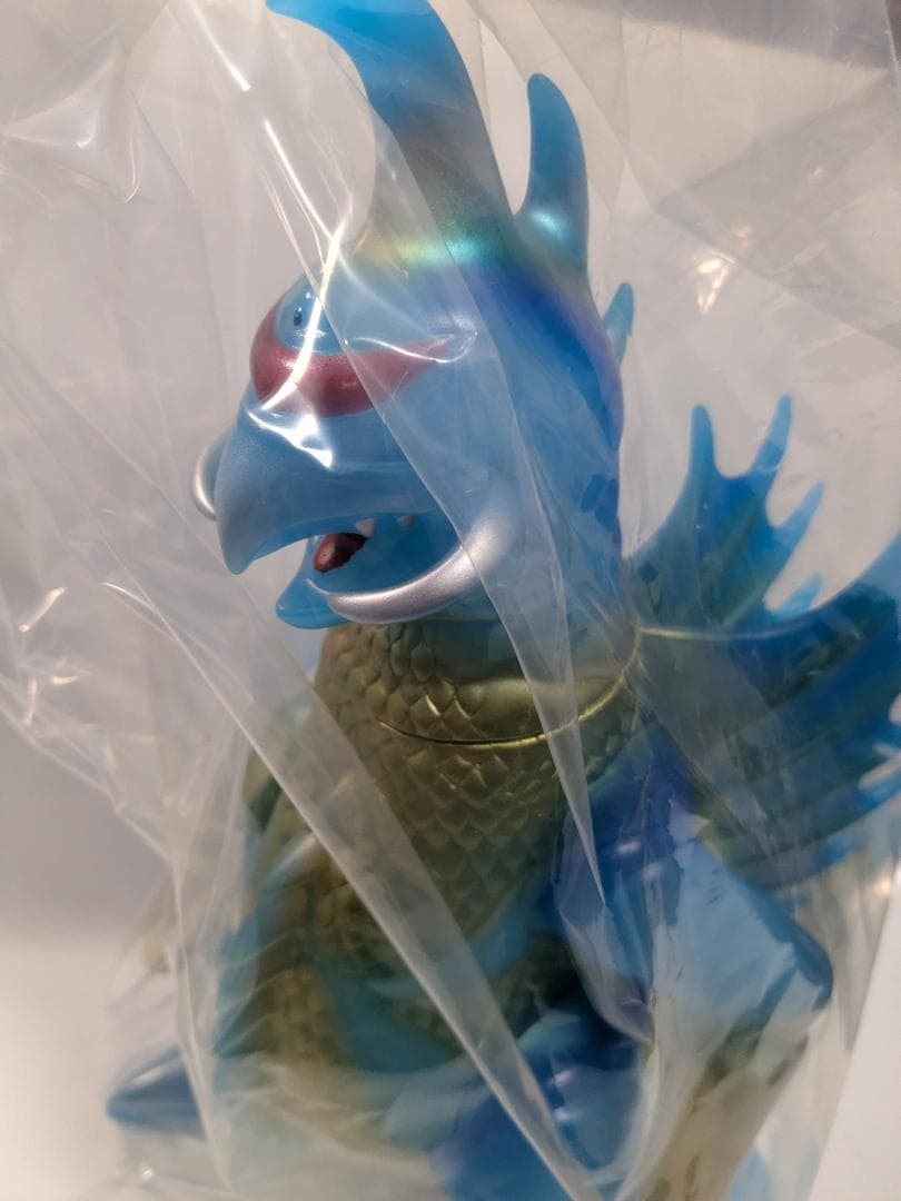 マルサン ガイガン450 ブルークリア ソフビ - メルカリ