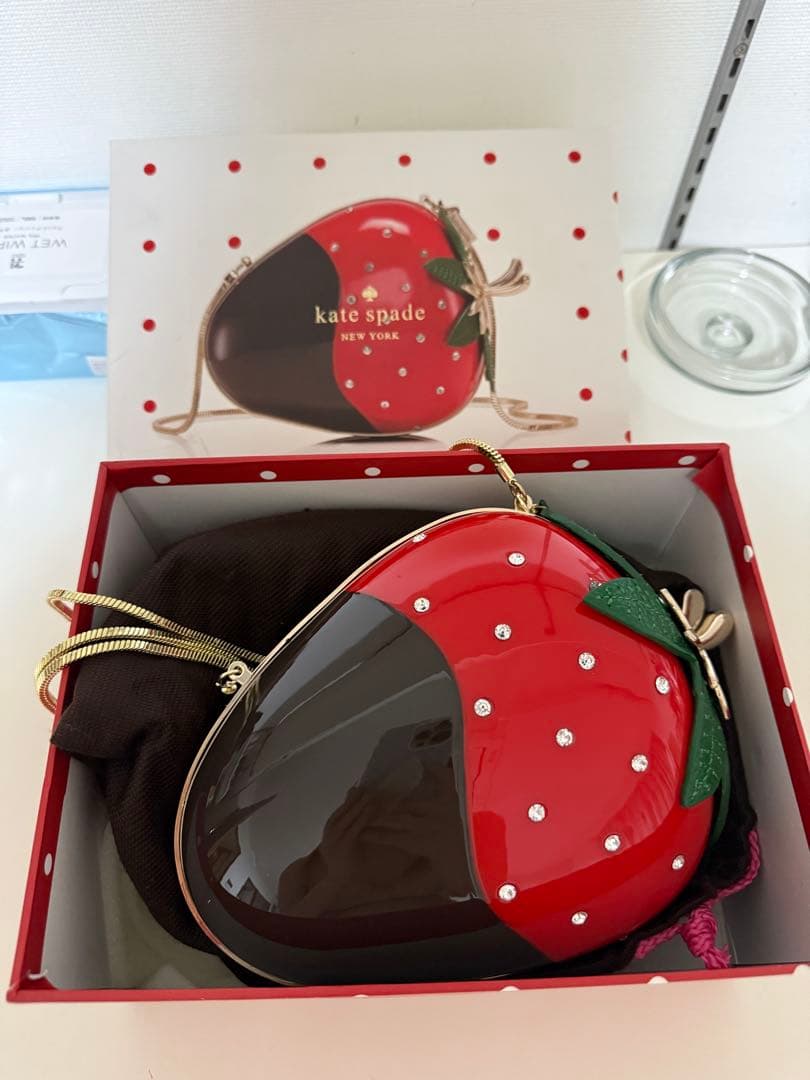 ケイトスペード　いちご型かクラッチバッグ
