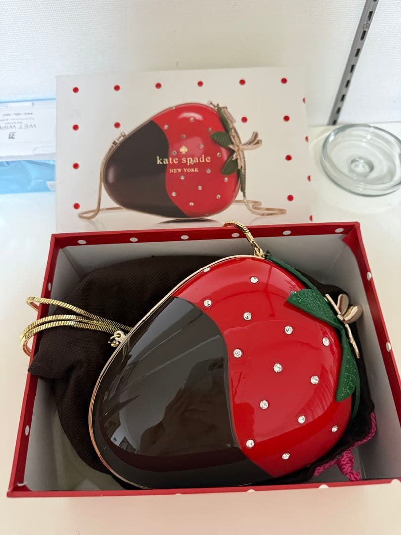 ケイトスペード　いちご型かクラッチバッグ