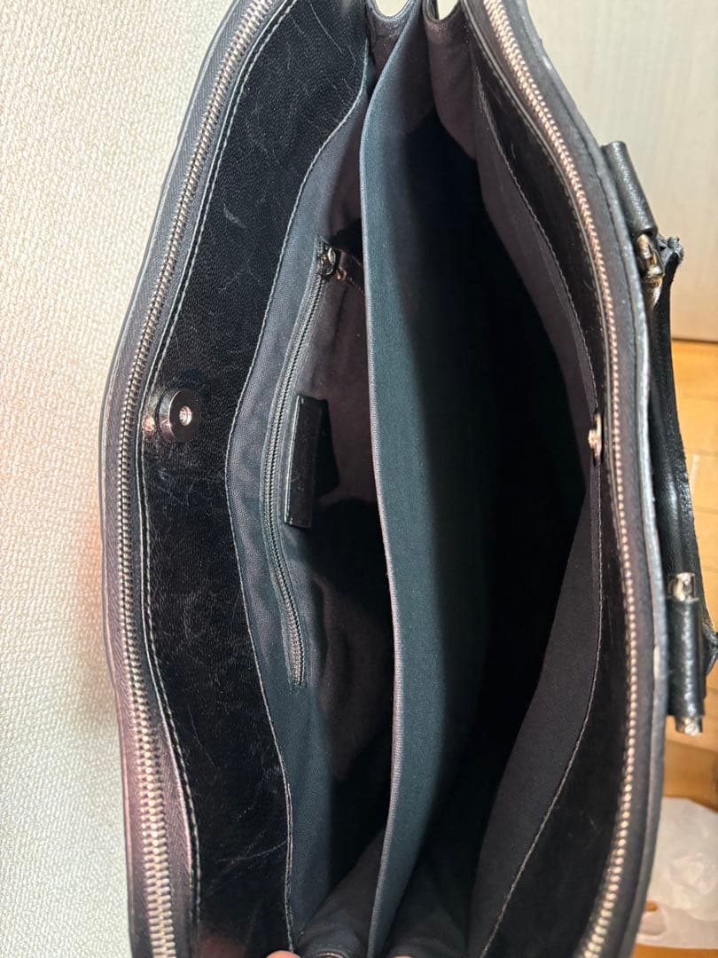 バッグ YVES SAINT LAURENT black leather bag